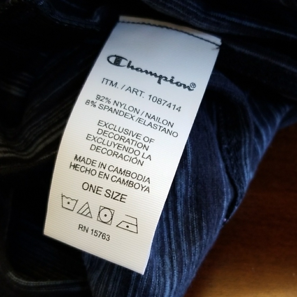 CHAMPION ๐ SCARF - Picture 8 of 8